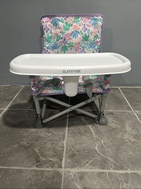 Summer Pop Flower Print Portable Booster Seat with Tray